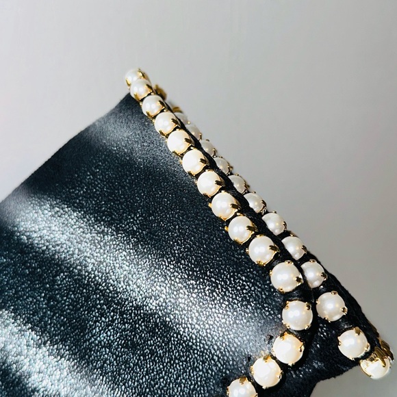 Stella McCartney: Pearl Shimmer Vegan Leather Falabella Crossbody Clutch Bag - Picture 14 of 16